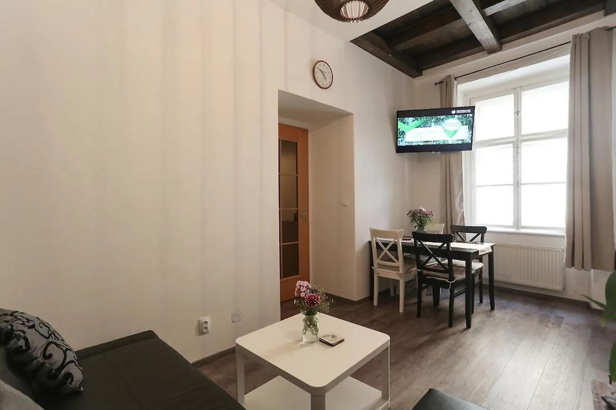 Central Two Floor Flat By Charles Bridge プラハ チェコ